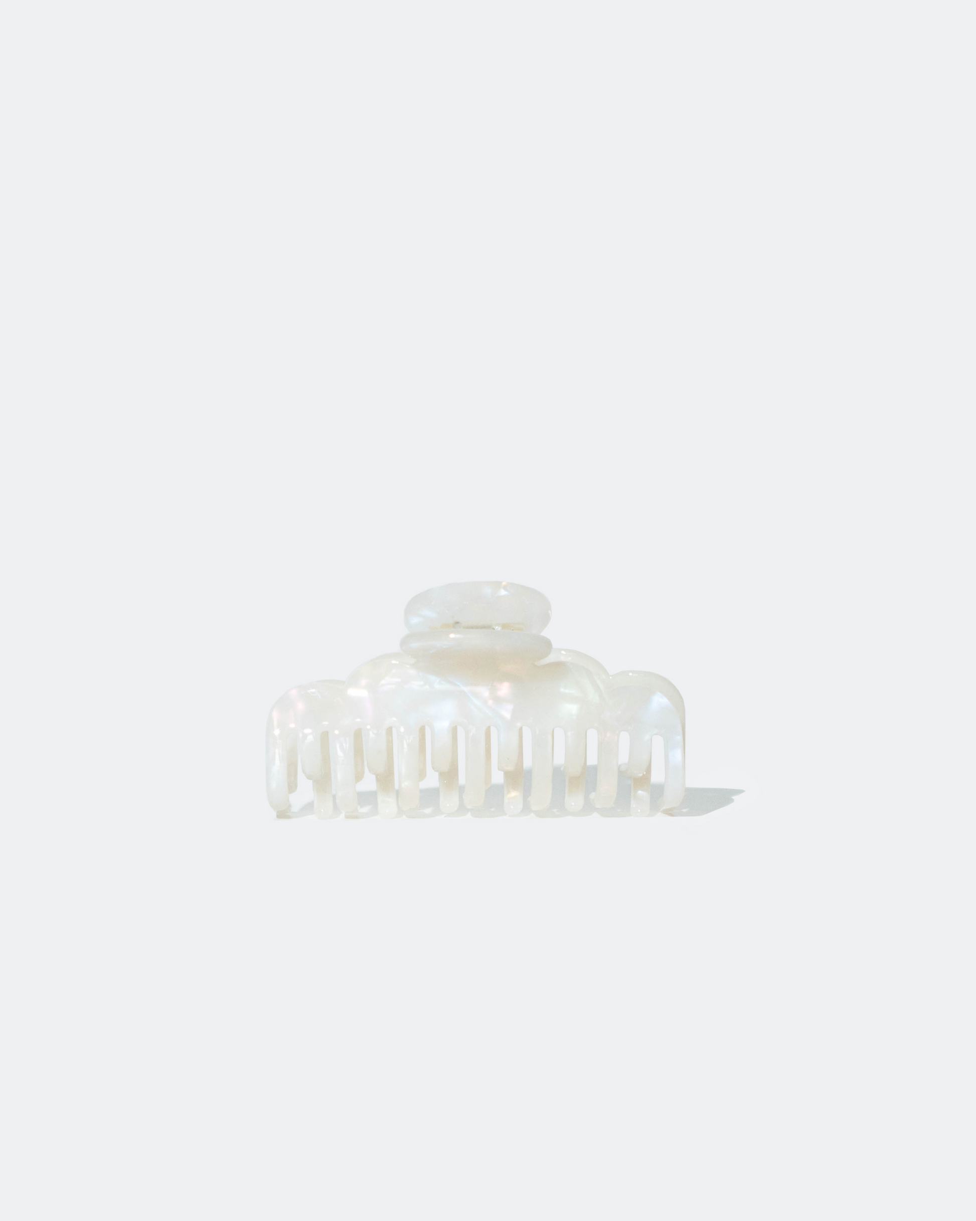 LUMI Claw Clip – LUMI Beauty International LUMI Claw Clip – LUMI Beauty International